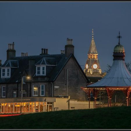 The Bandstand Hotel Nairn Exterior photo